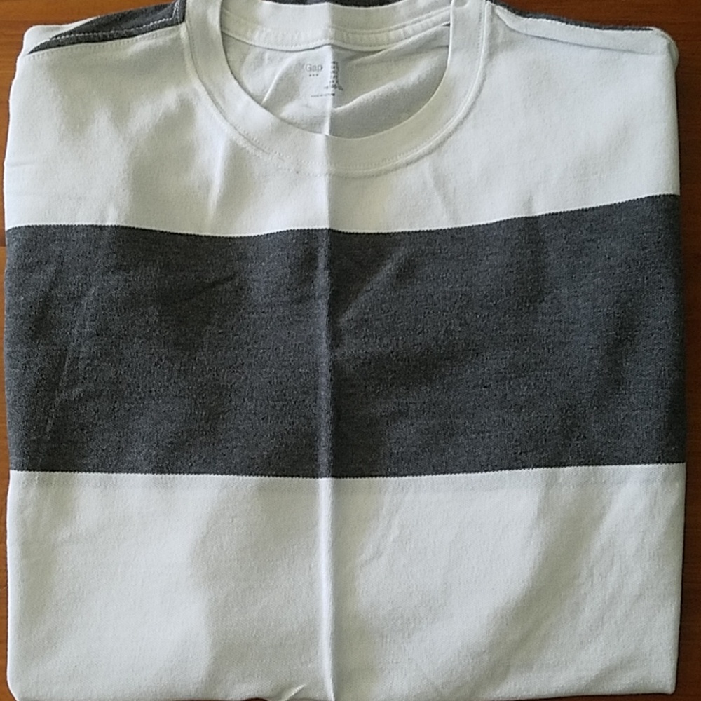 Gap T-shirt